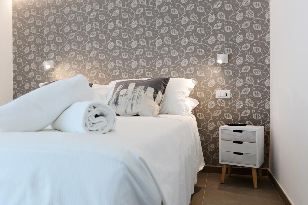 Queen Room,413172612:JPEG