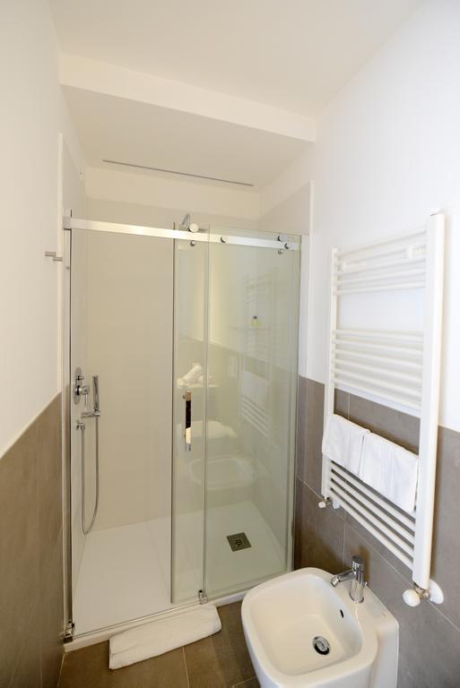 Double Room,413172696:JPEG